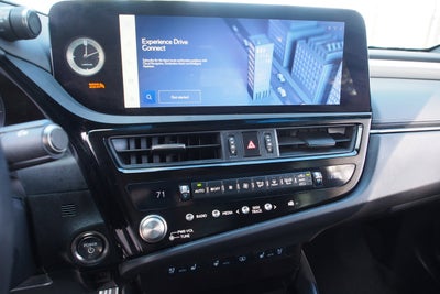 2023 Lexus ES ES 300h F SPORT Handling