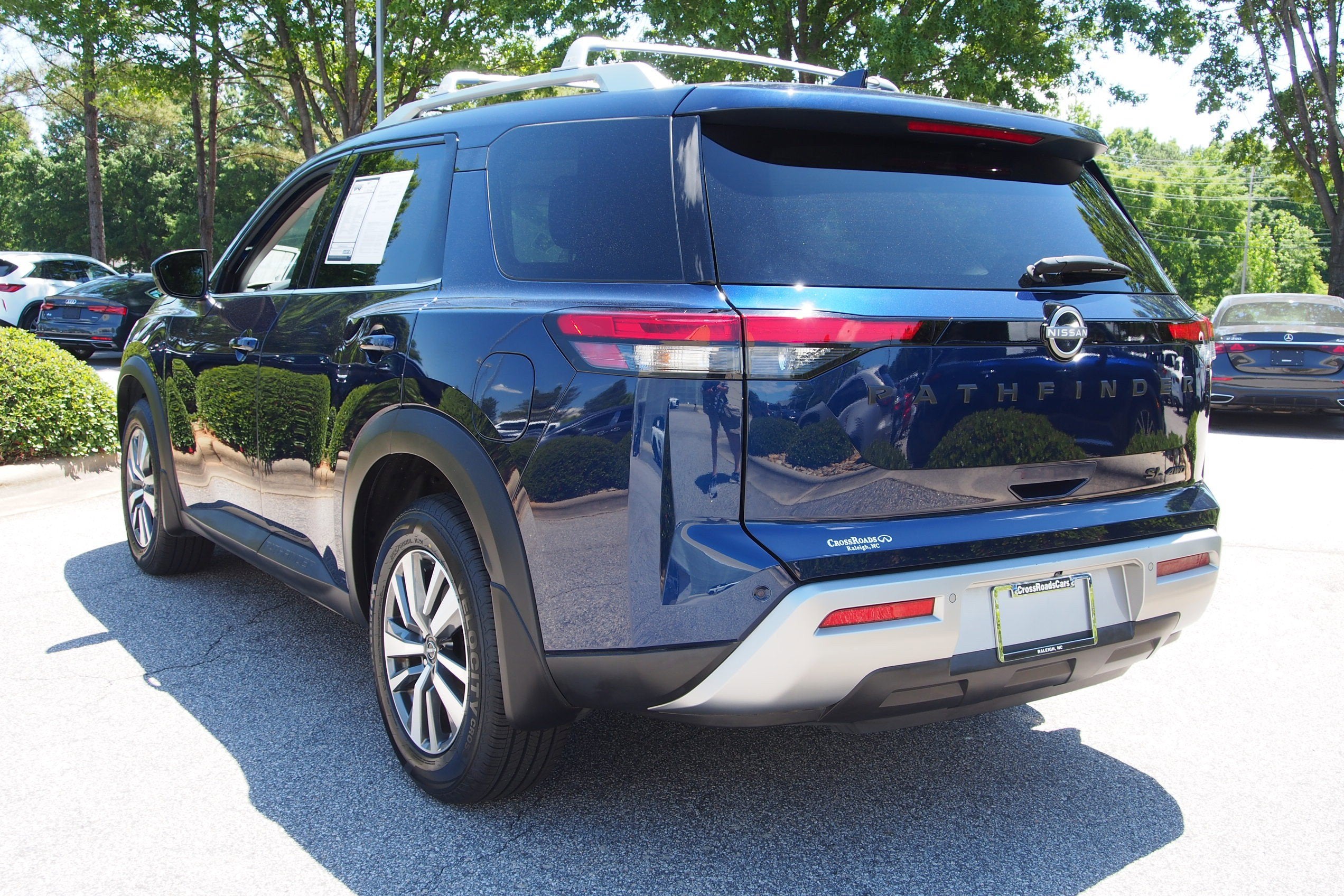 2024 Nissan Pathfinder SL