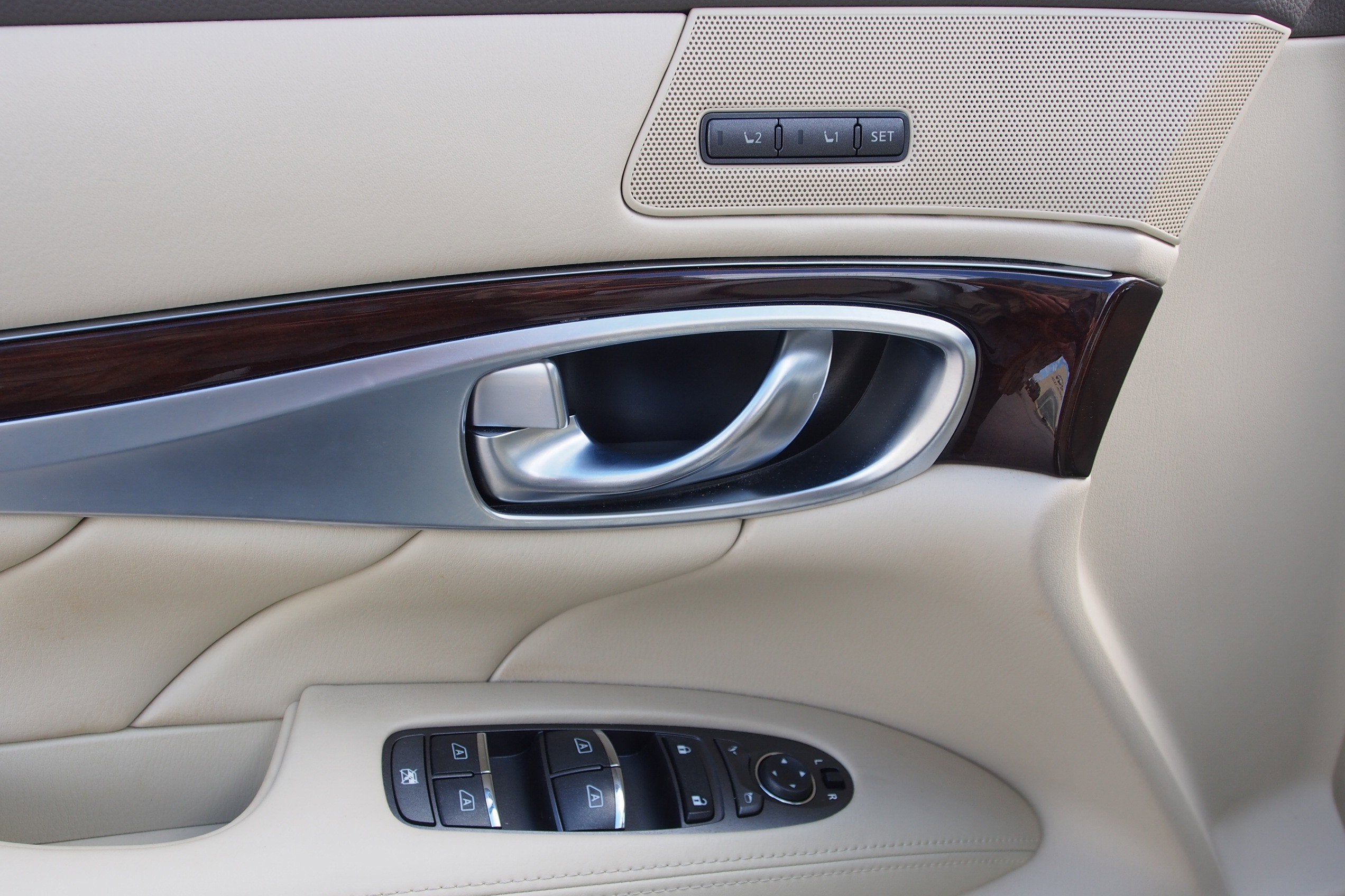 2019 INFINITI Q70L 3.7 LUXE