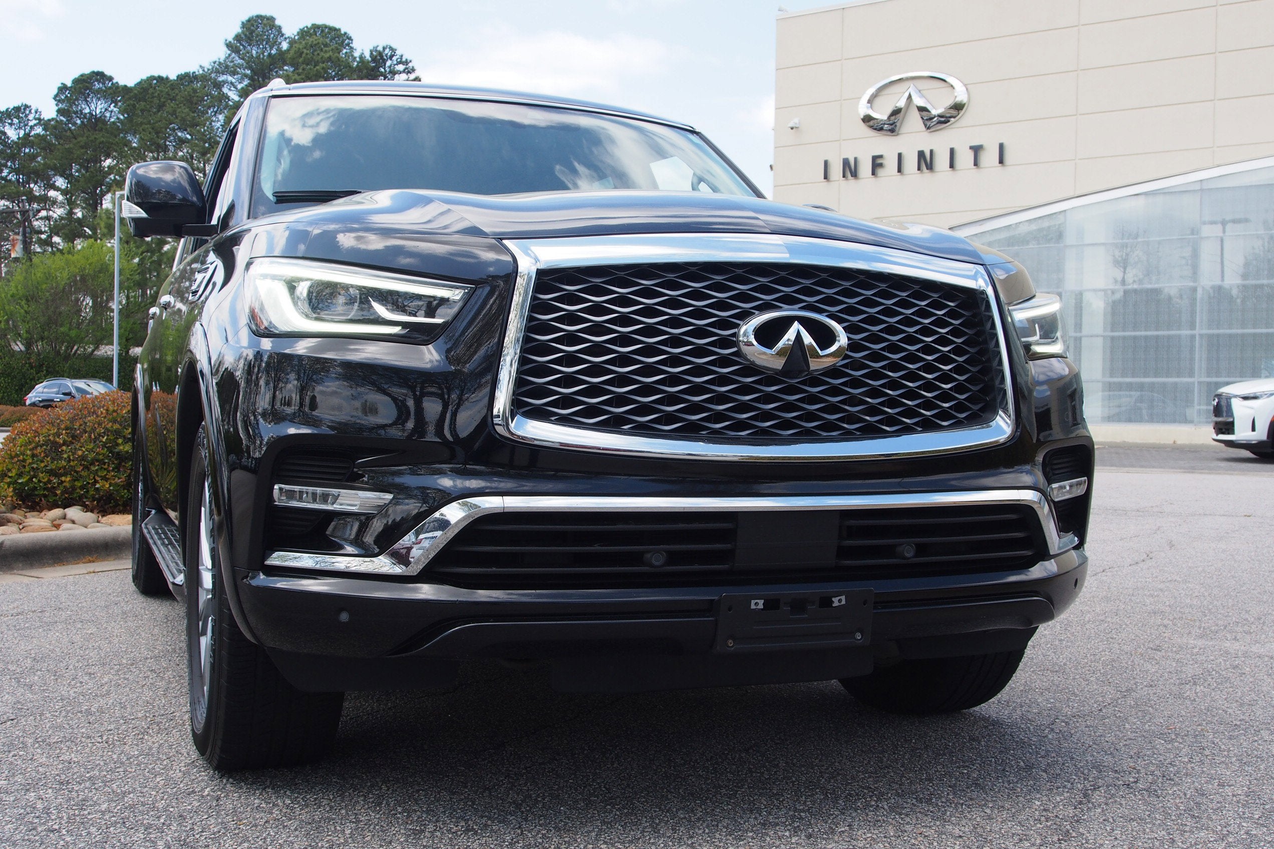 2019 INFINITI QX80 LUXE