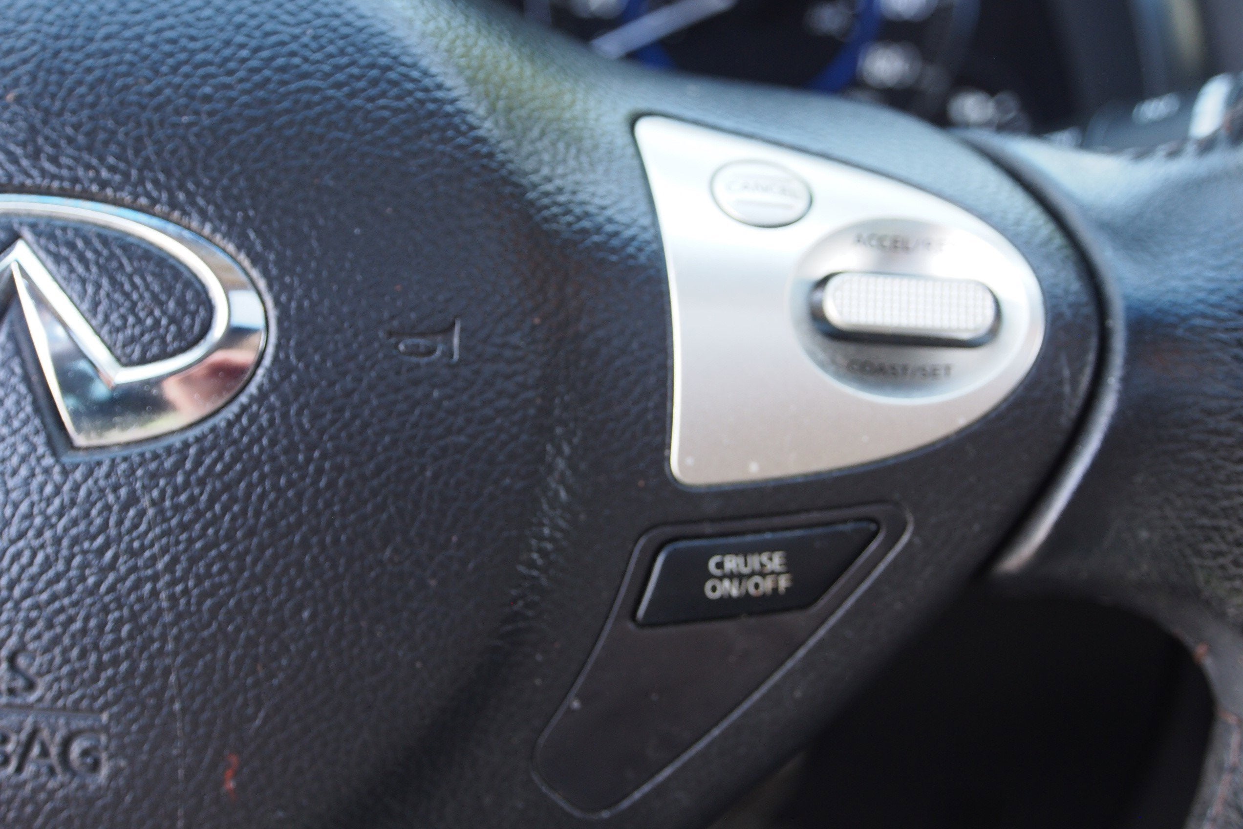 2017 INFINITI QX70 Base