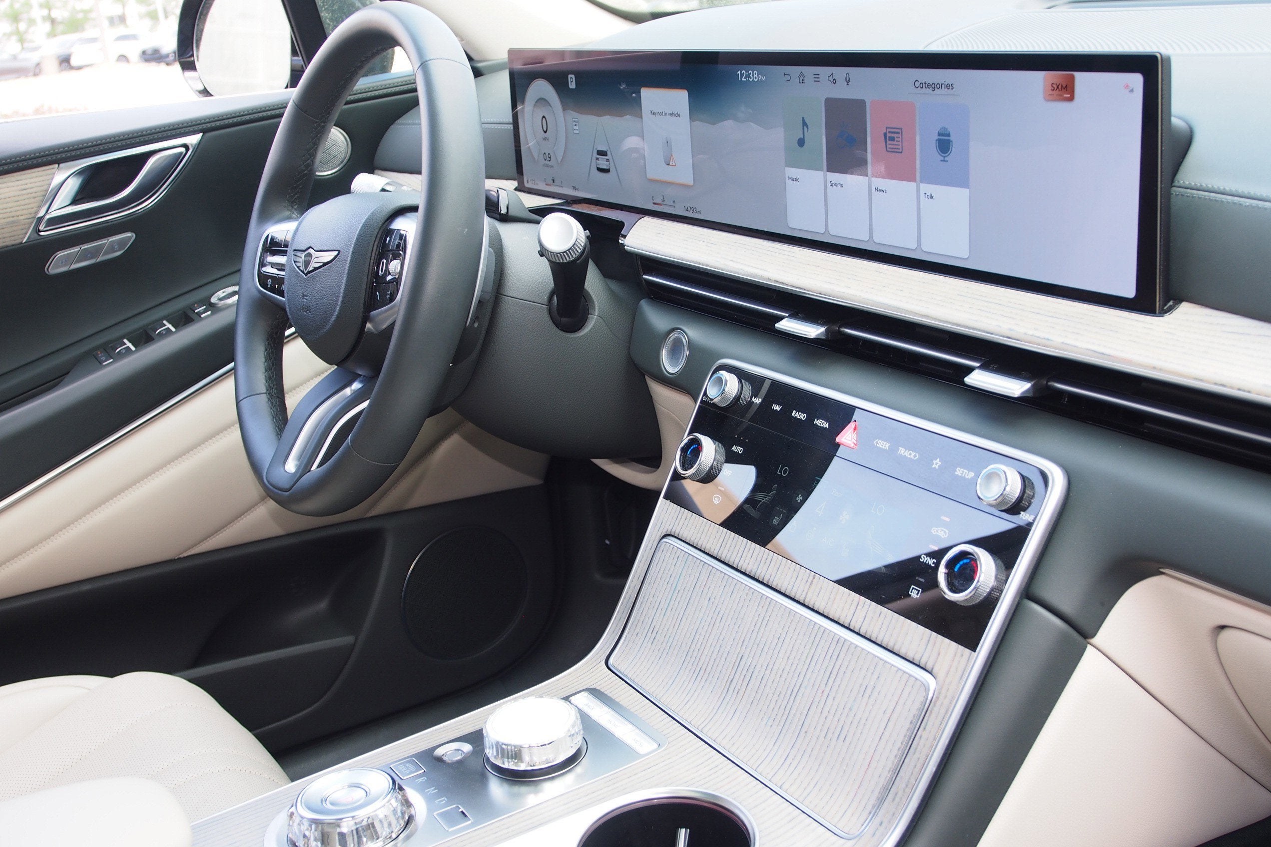 2025 Genesis GV80 Select