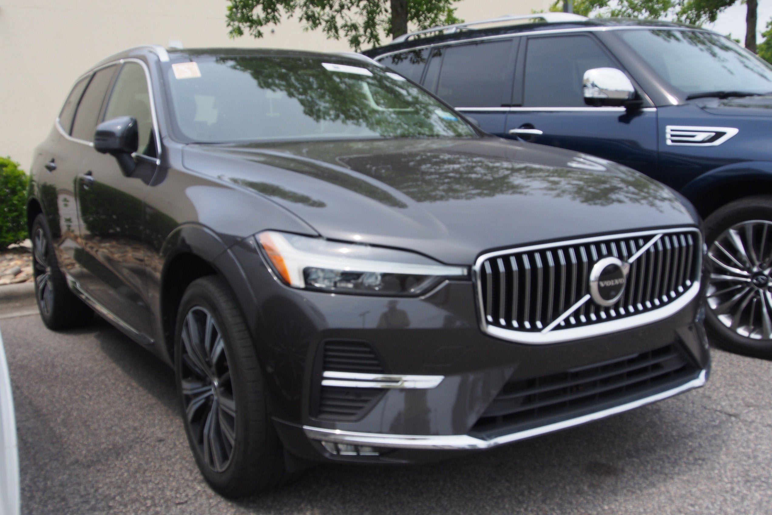 2023 Volvo XC60 Ultimate Bright Theme