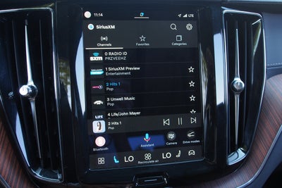 2023 Volvo XC60 Ultimate Bright Theme