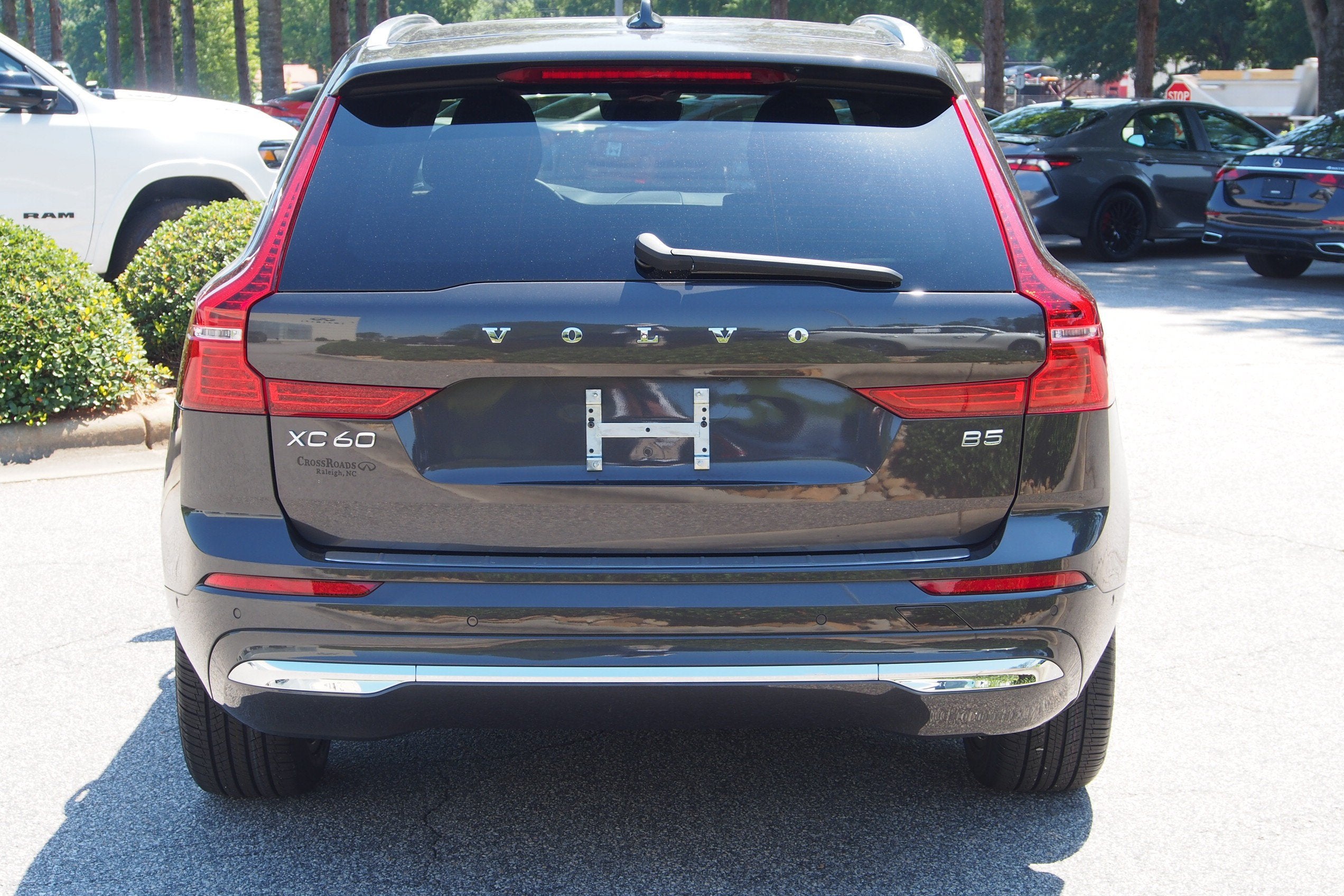 2023 Volvo XC60 Ultimate Bright Theme