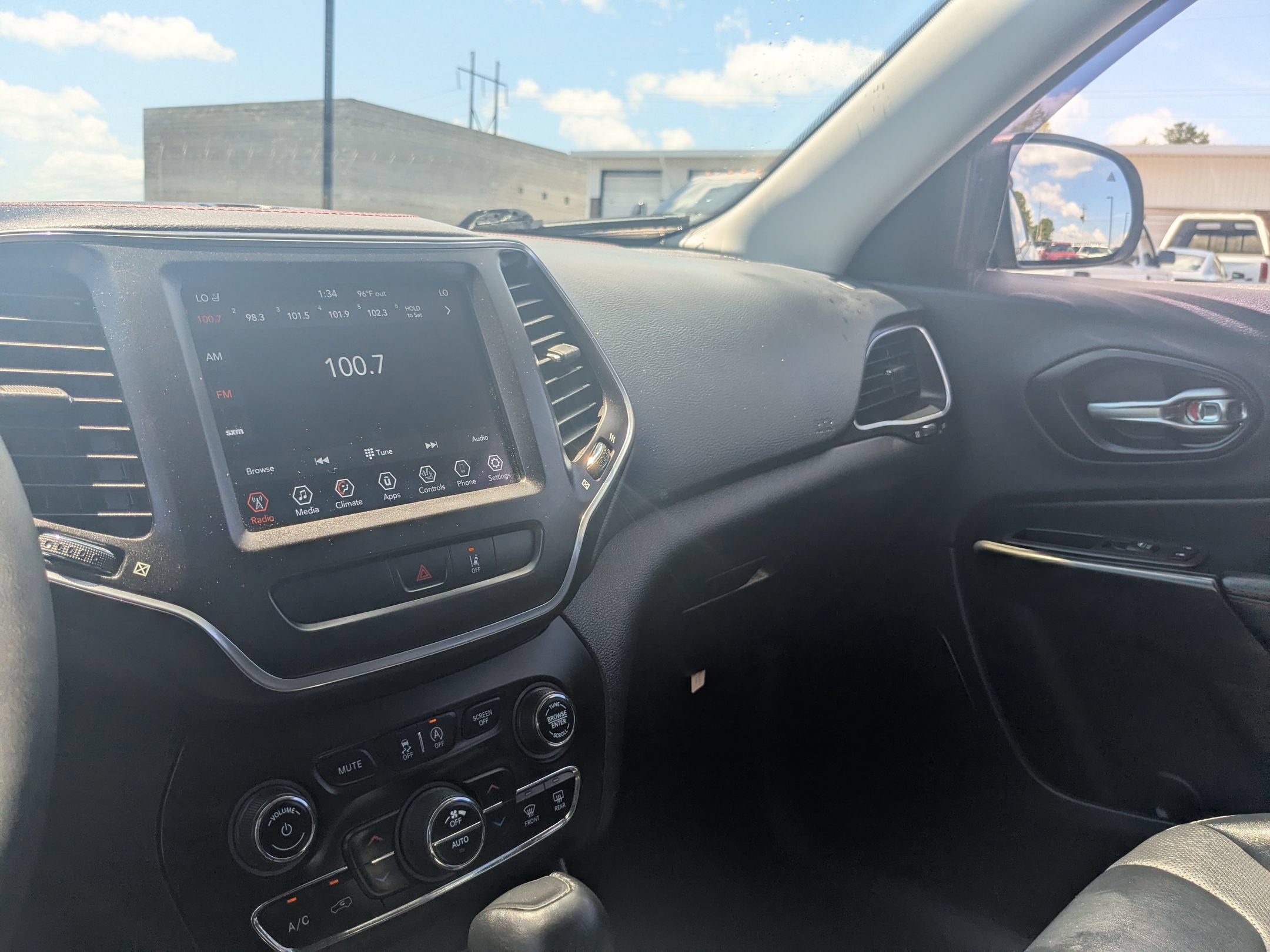 2022 Jeep Cherokee Trailhawk