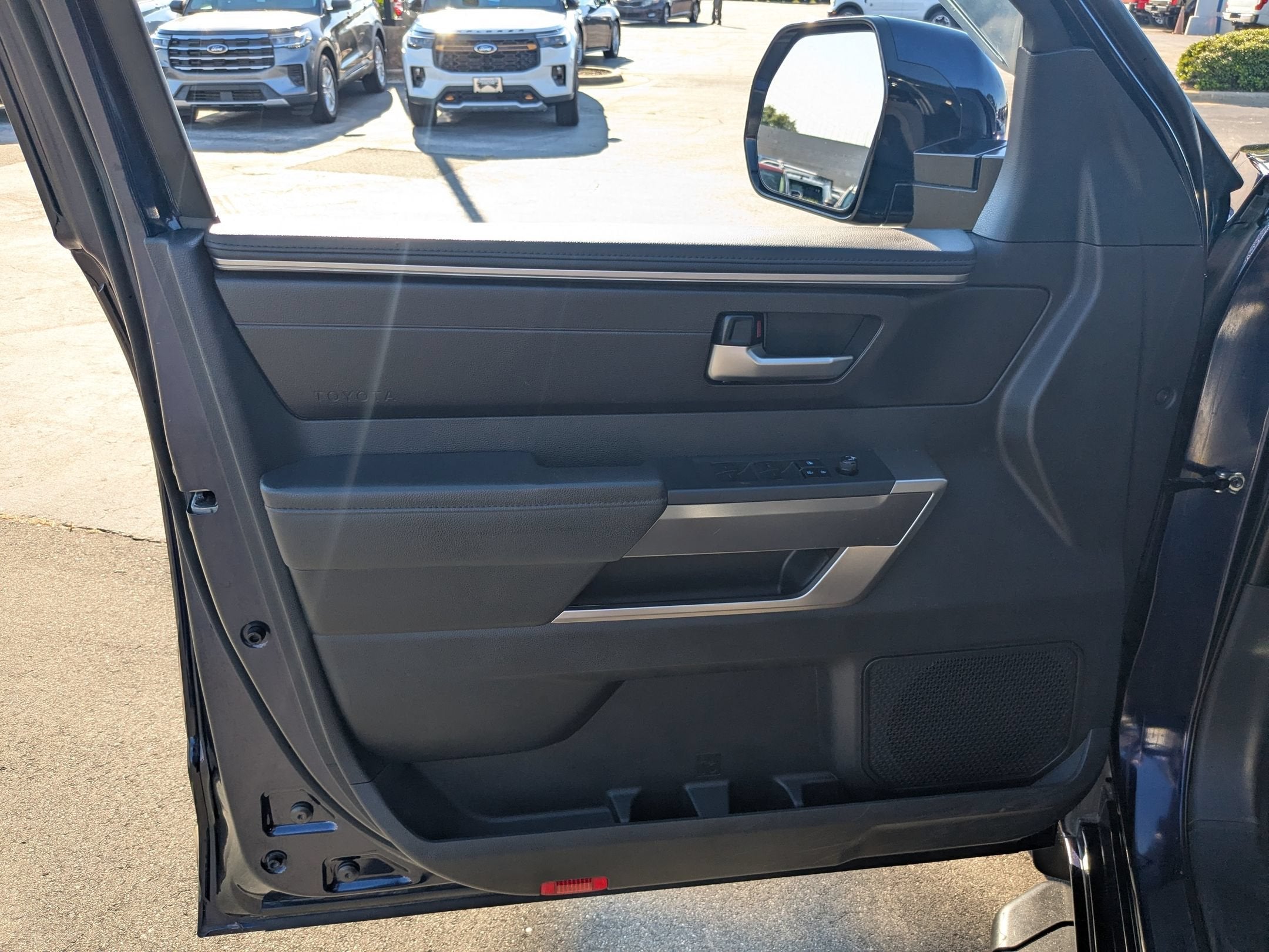 2022 Toyota Tundra 4WD SR5