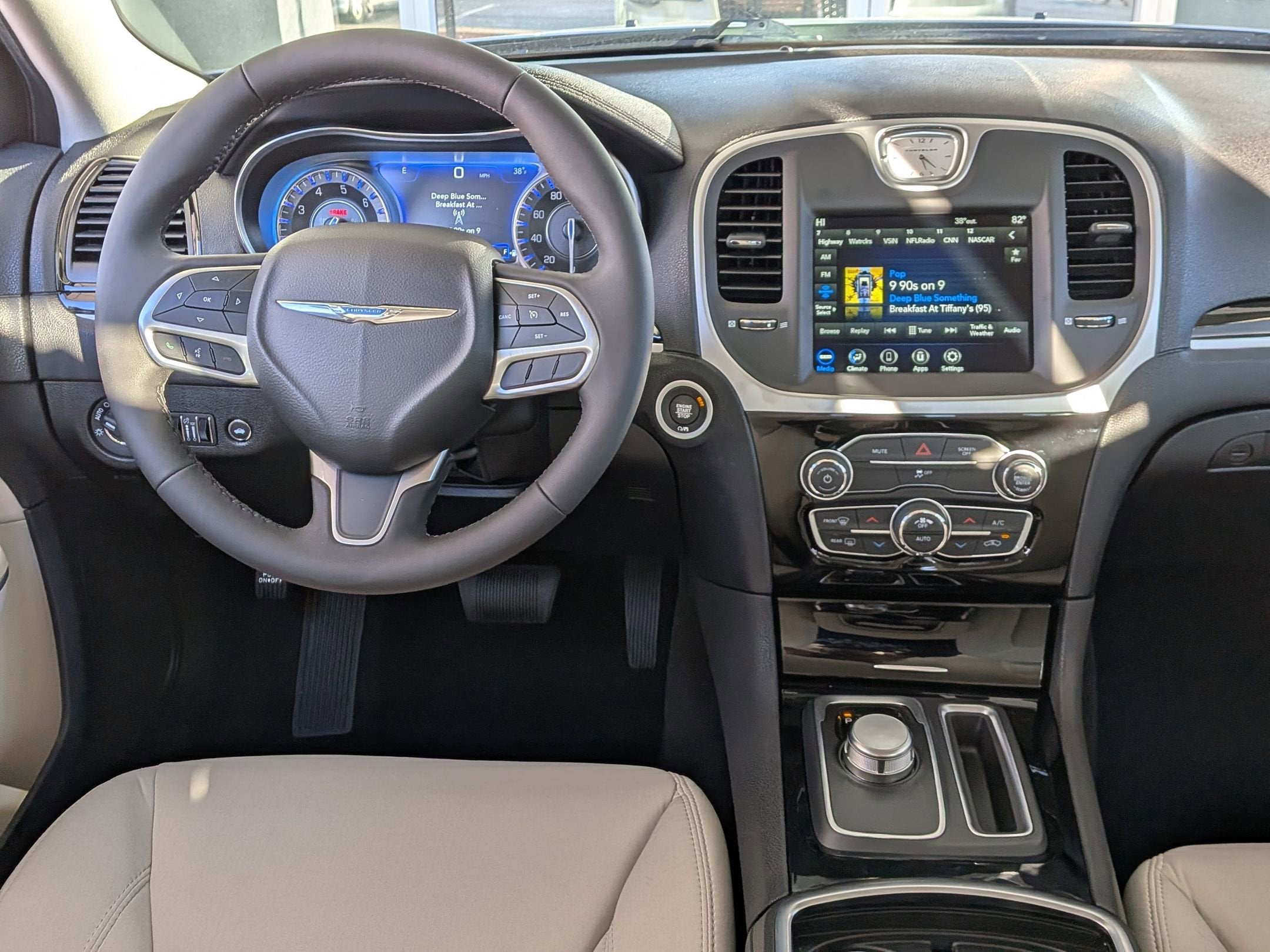 2023 Chrysler 300 Touring