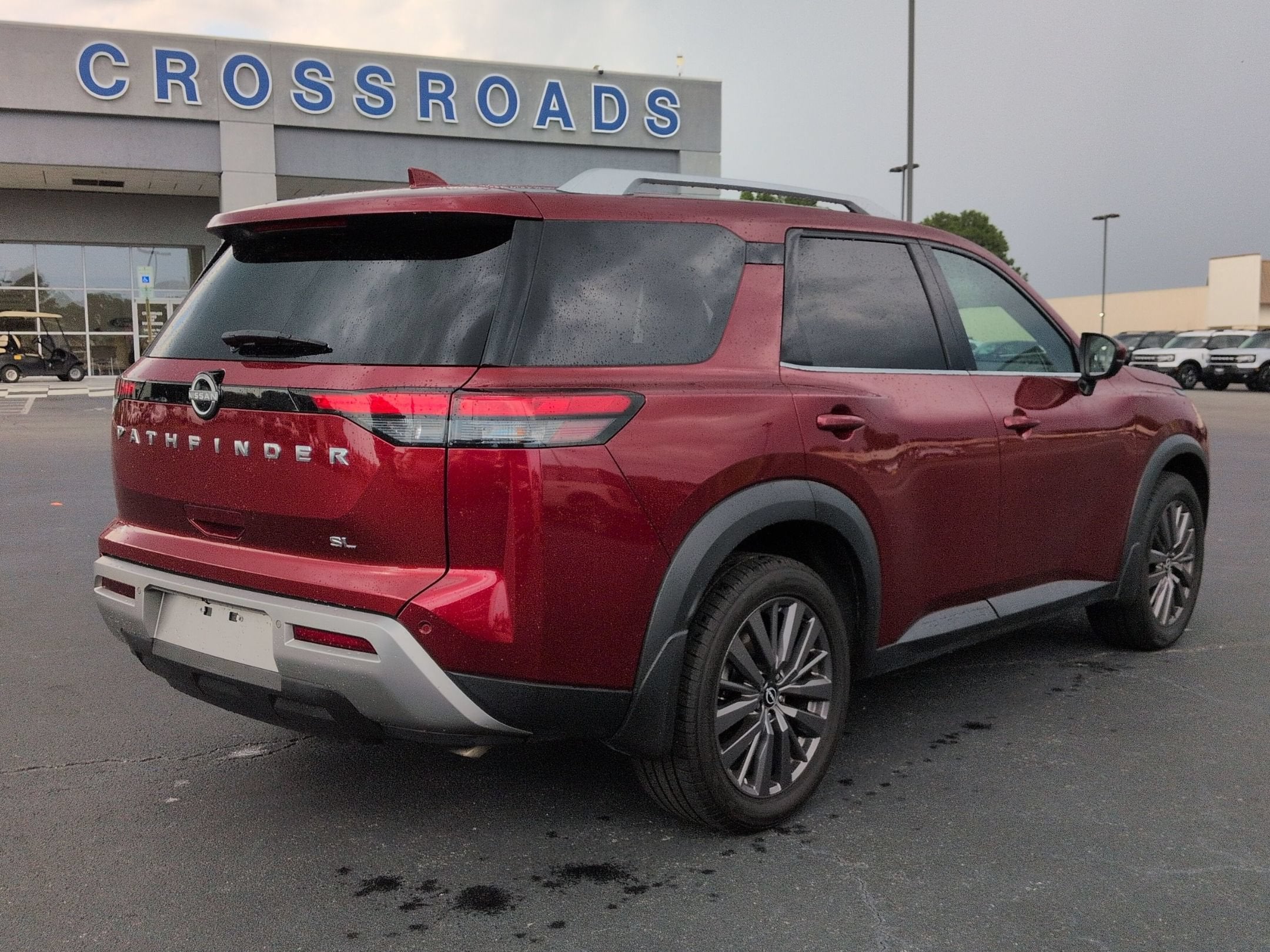 2024 Nissan Pathfinder SL