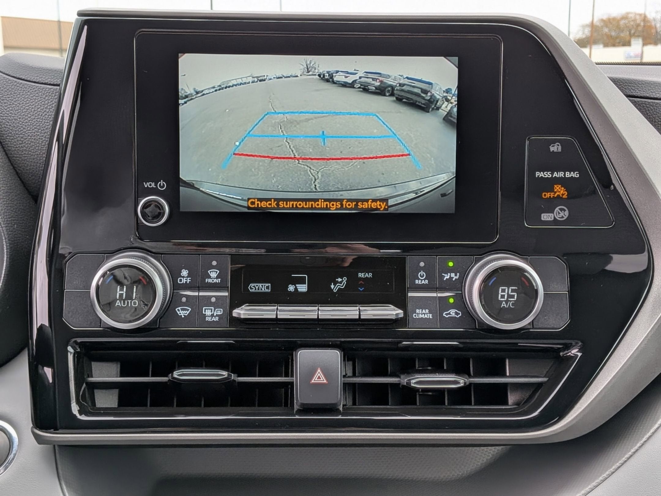 2023 Toyota Highlander LE